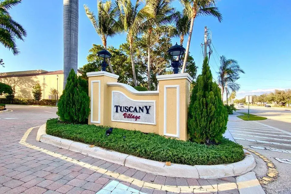 210 NE 69th Circle, Boca Raton FL 33487