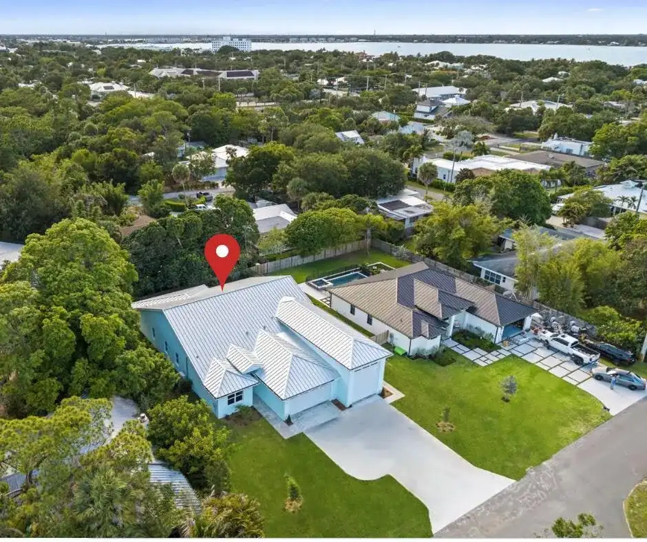 516 SE Alamanda Way, Stuart FL 34996