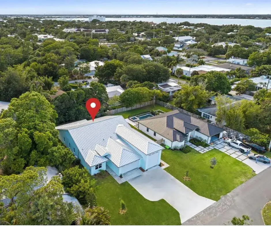 516 SE Alamanda Way, Stuart FL 34996