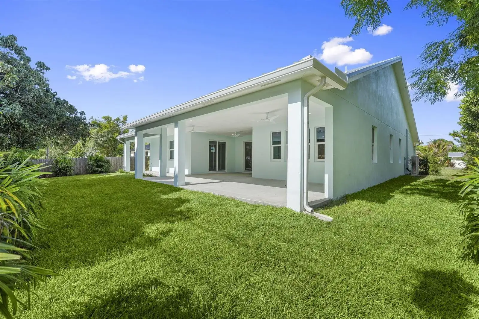 516 SE Alamanda Way, Stuart FL 34996 photo 5