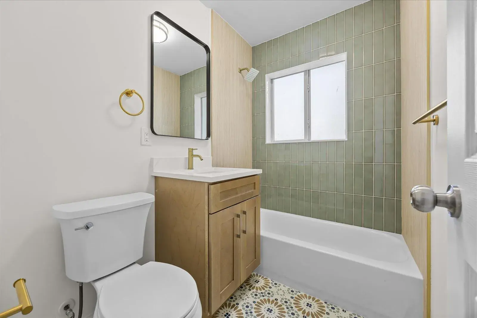 800 SE 13th Court, Deerfield Beach FL 33441