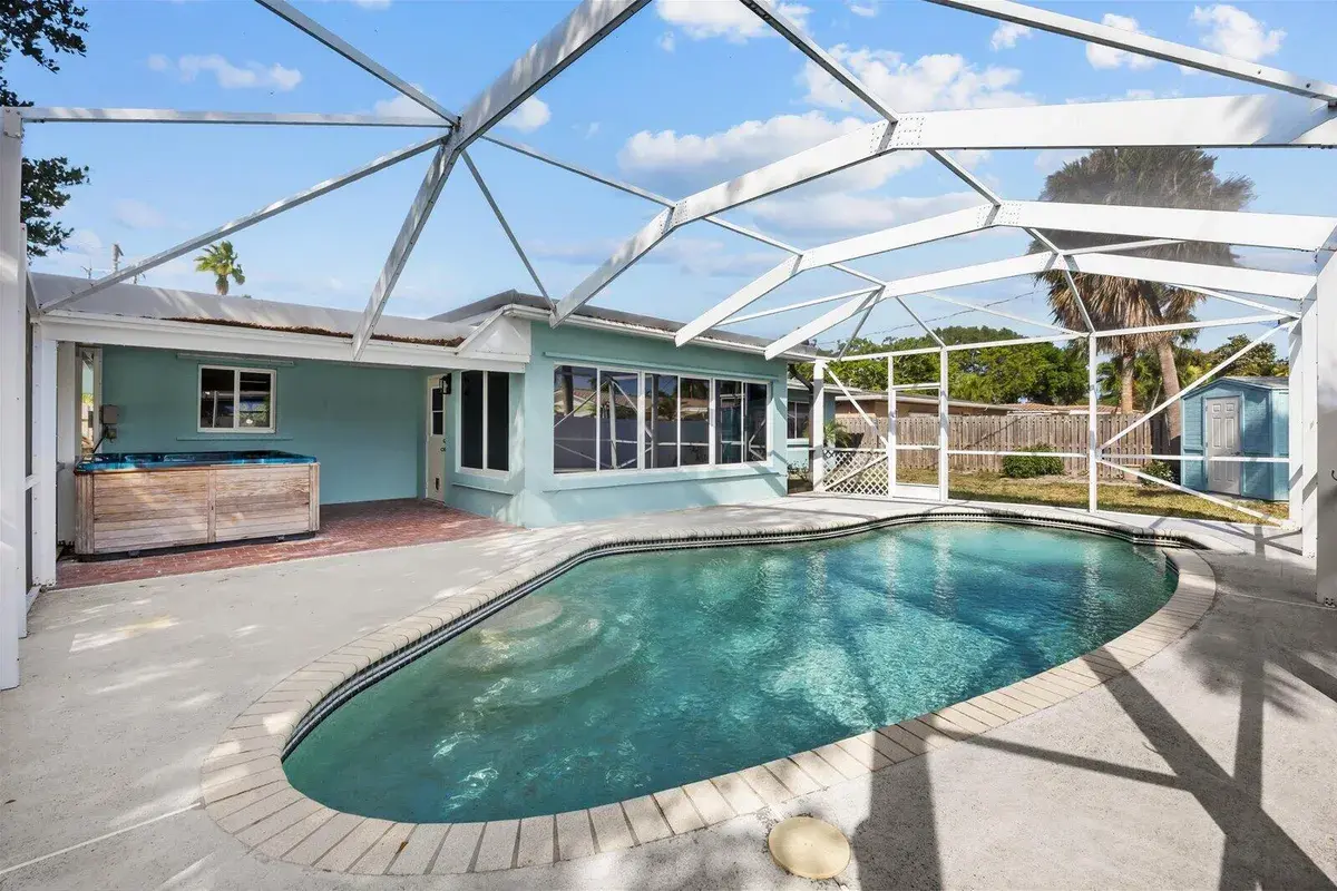 800 SE 13th Court, Deerfield Beach FL 33441