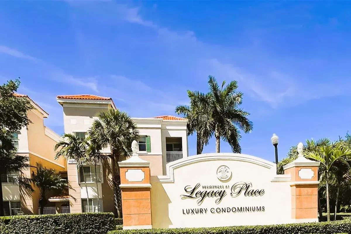 11013 Legacy Lane # 303, Palm Beach Gardens FL 33410