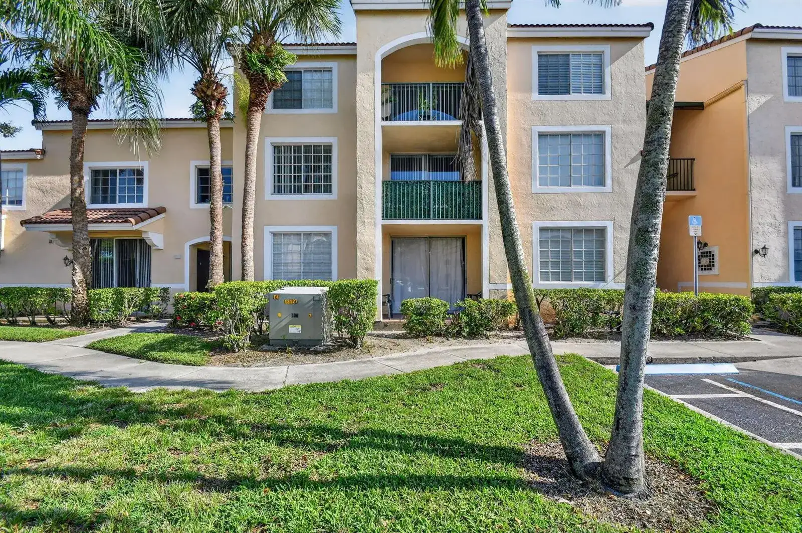 1733 Village Boulevard # 105, West Palm Beach FL 33409 photo 2