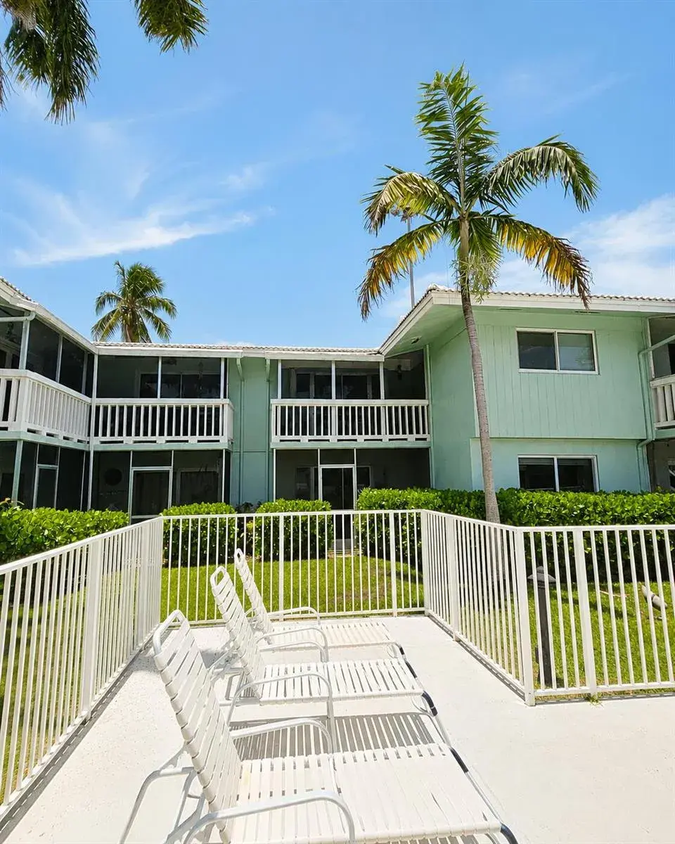 322 N Federal Highway # 239, Deerfield Beach FL 33441