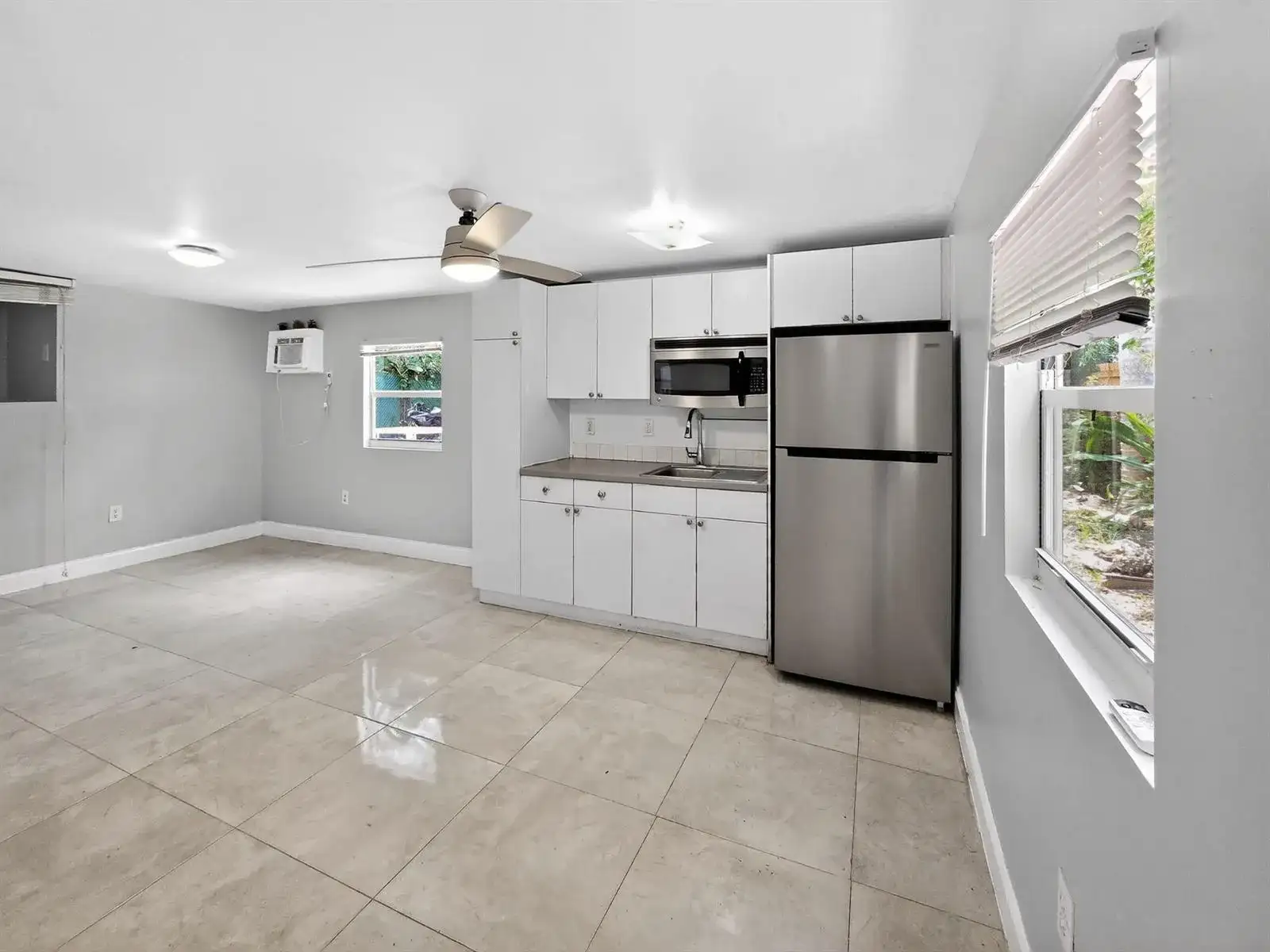 2438 NE 184th Street, North Miami Beach FL 33160 photo 3