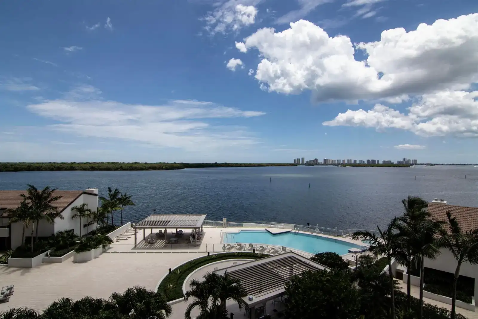 100 Lakeshore Drive # 458, North Palm Beach FL 33408