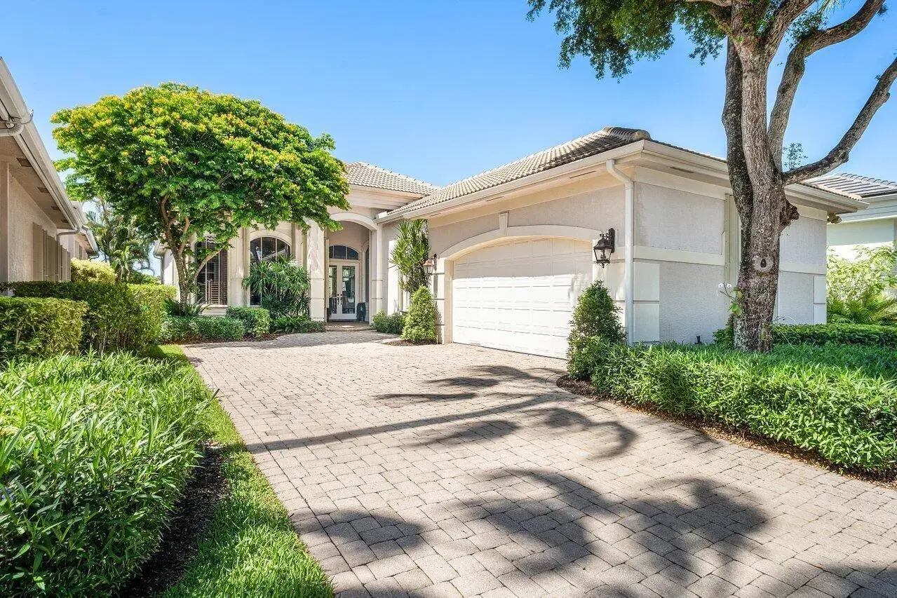 105 Island Cove Way, Palm Beach Gardens FL 33418
