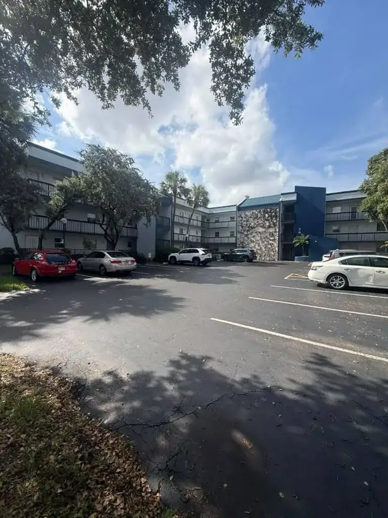 3210 Holiday Springs Boulevard # 103, Margate FL 33063 photo 2
