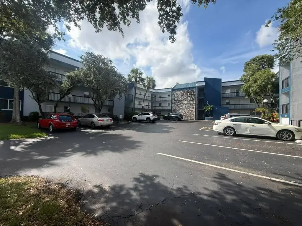 3210 Holiday Springs Boulevard # 103, Margate FL 33063