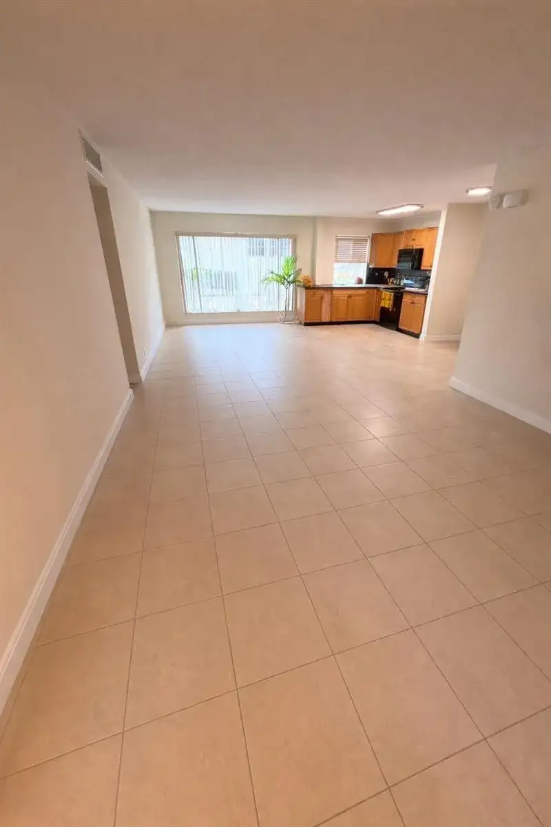 7910 Taft Street # 109, Pembroke Pines FL 33024 photo 2