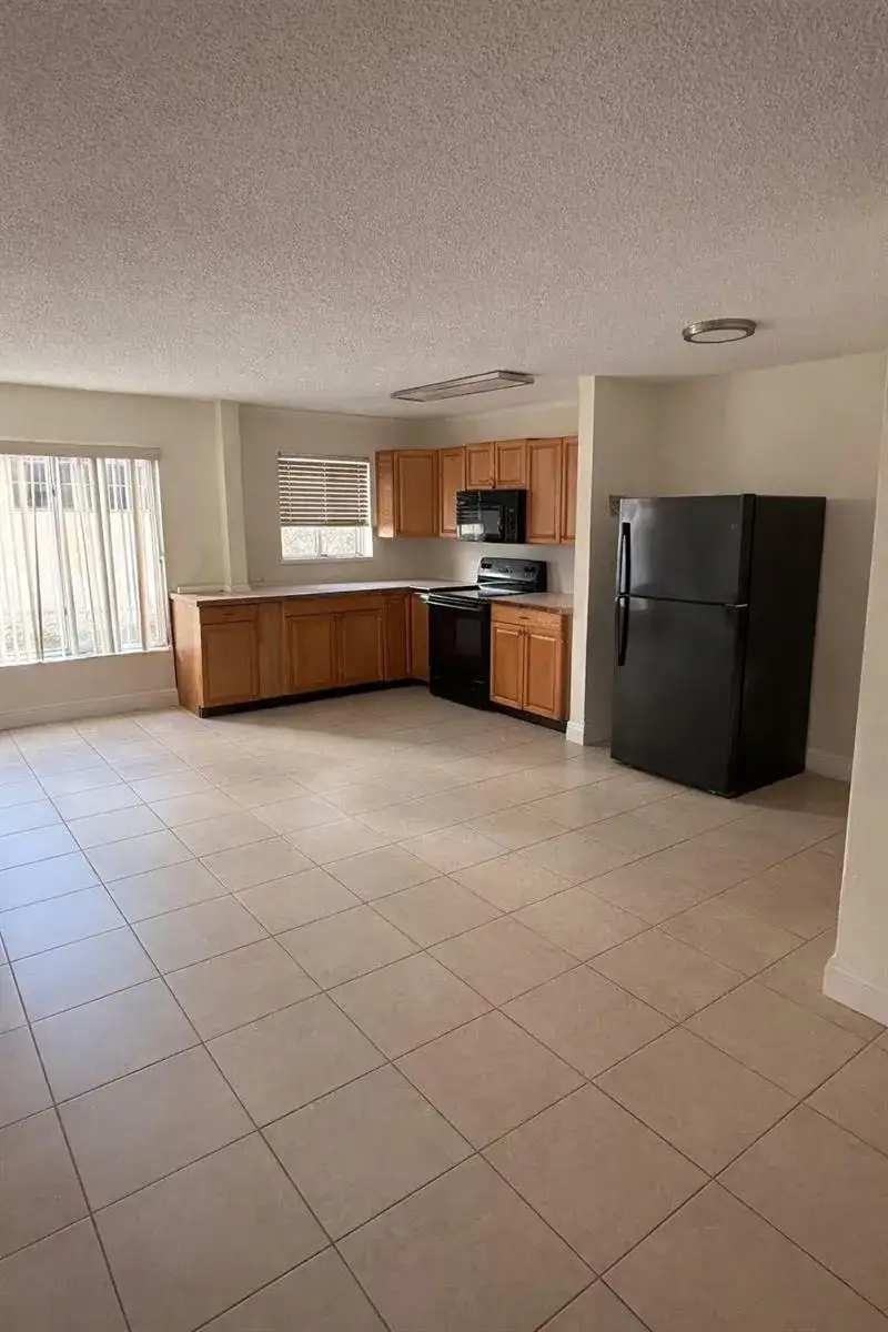 7910 Taft Street # 109, Pembroke Pines FL 33024 photo 5