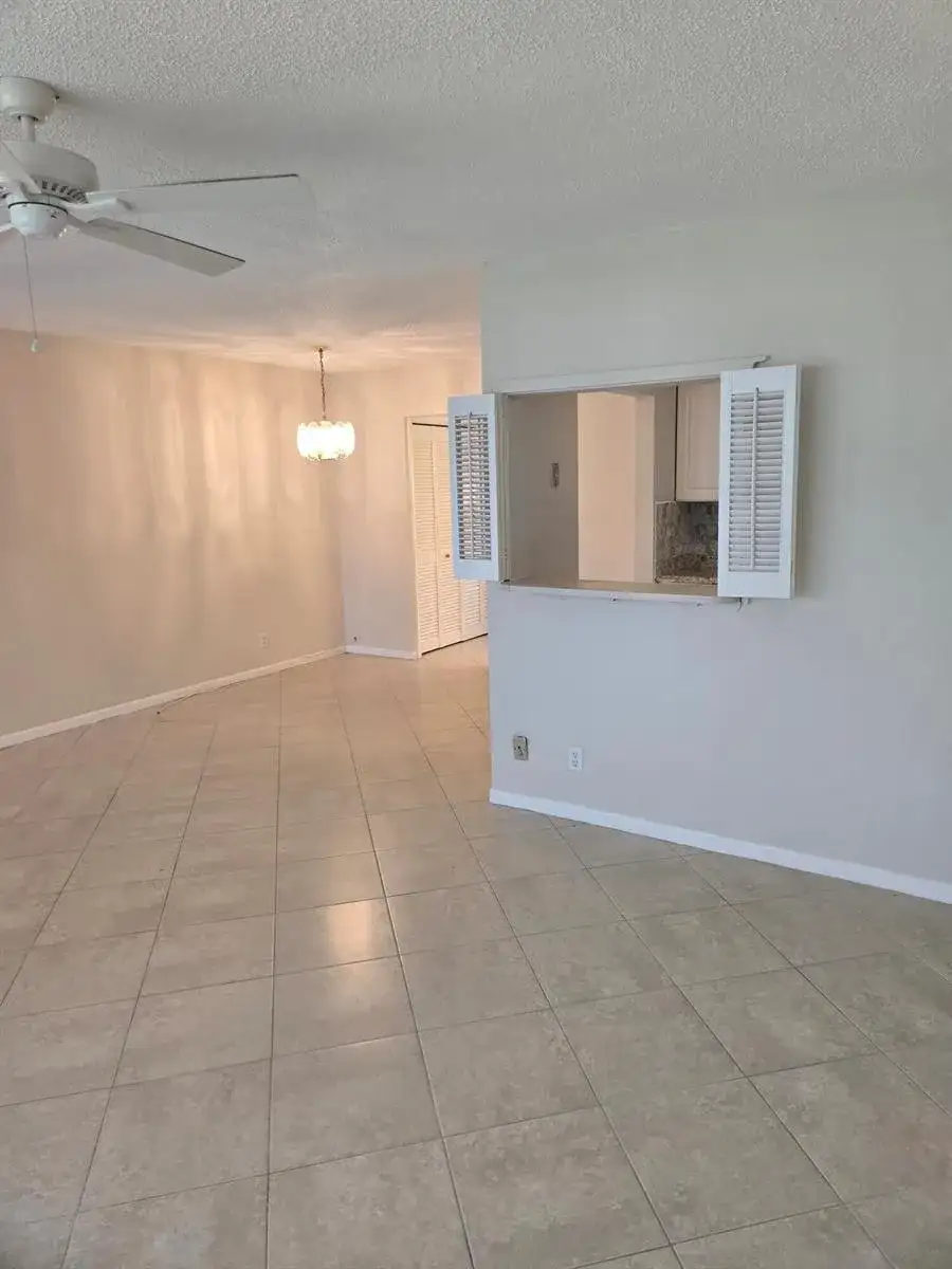 99 Salisbury E, West Palm Beach FL 33417 photo 2