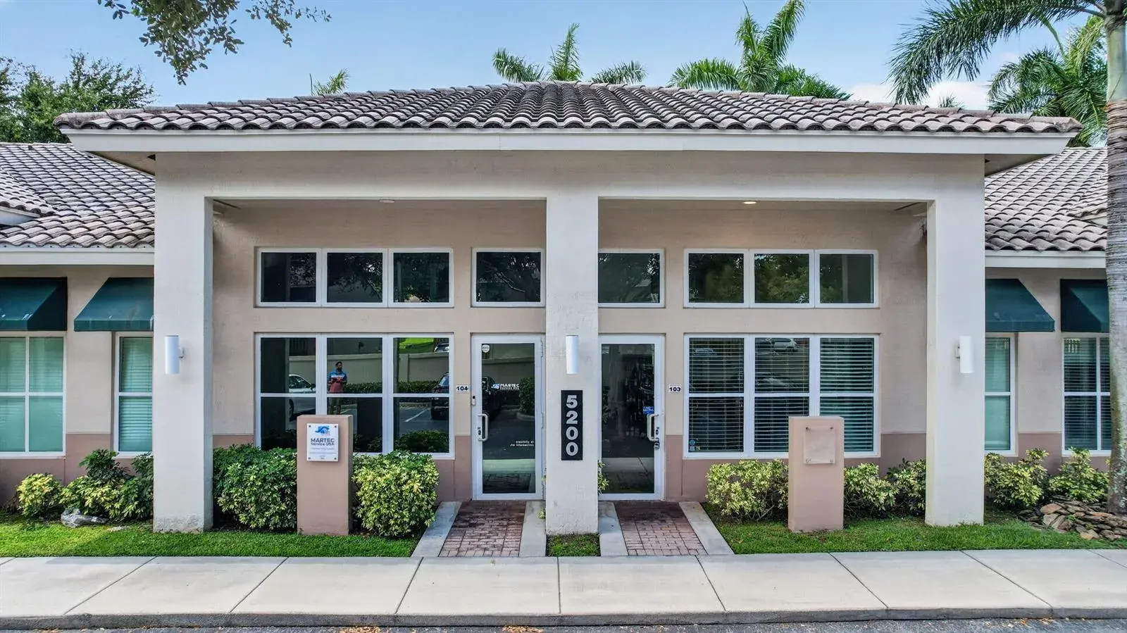 5200 S University Drive # 103a, Davie FL 33328