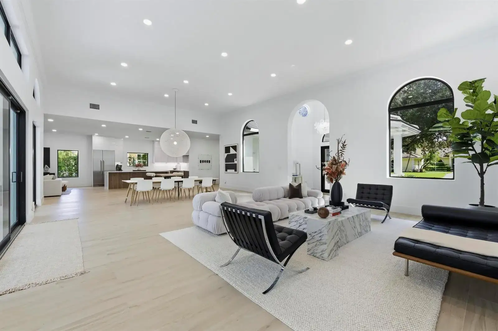 2557 Seminole Circle, West Palm Beach FL 33409 photo 4