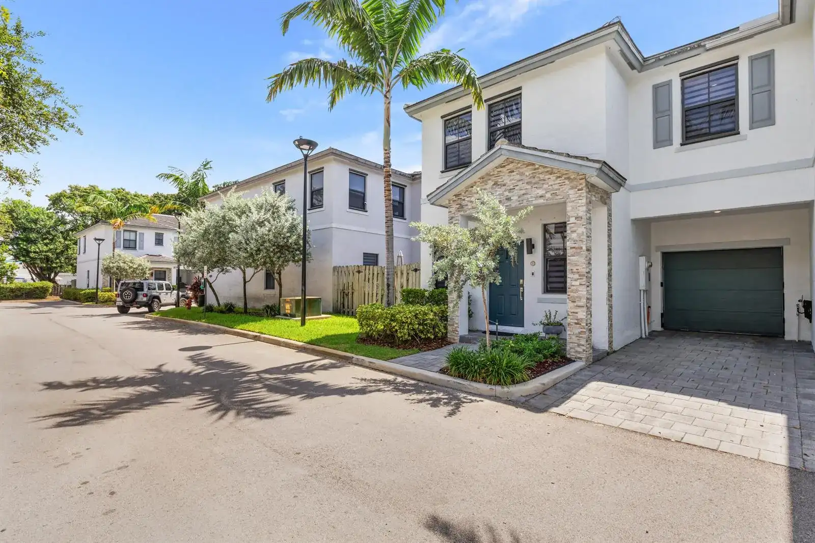 2820 SW 17th Avenue, Fort Lauderdale FL 33315 photo 2