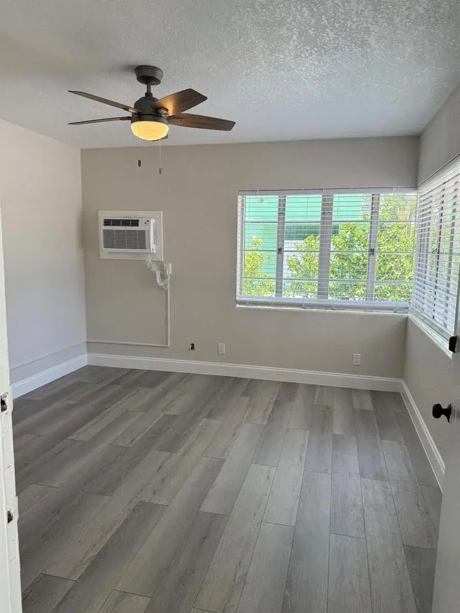 112 Lake Avenue # 1, FL 33460