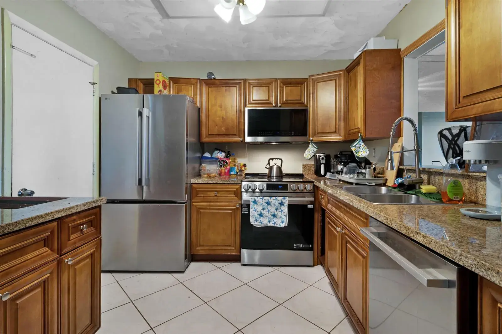 408 NW 68th Avenue # 405, Plantation FL 33317
