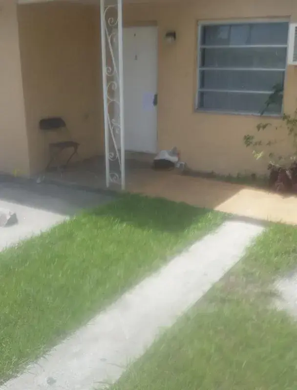 5918 N Wiley Street N # b, Hollywood FL 33023