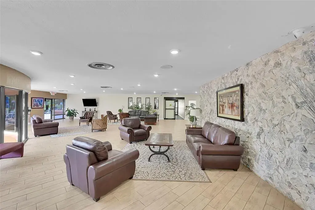 9360 Sunrise Lakes Boulevard # 111, Sunrise FL 33322