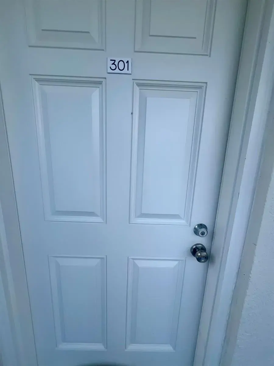 3516 Whitehall Drive # 301, West Palm Beach FL 33401