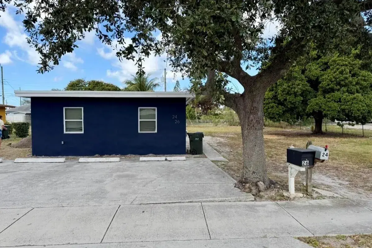 24 SW 10th Avenue, Delray Beach FL 33444