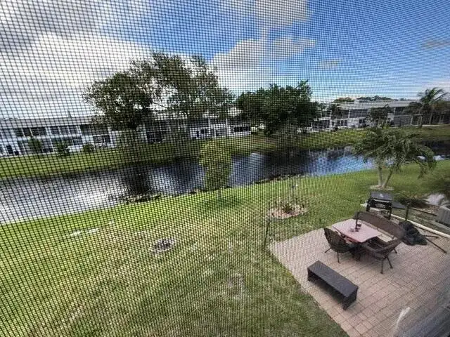 76 Markham D, Deerfield Beach FL 33442 photo 4