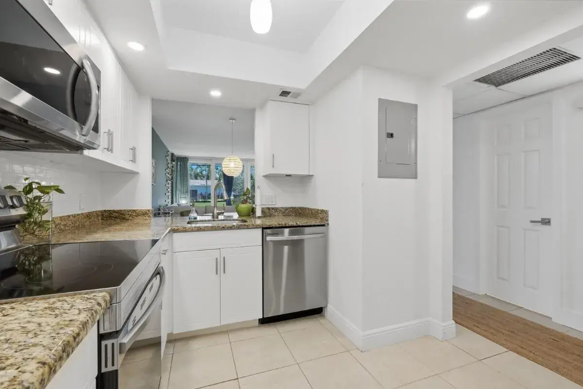 108 Royal Park Drive # 1d, Oakland Park FL 33309