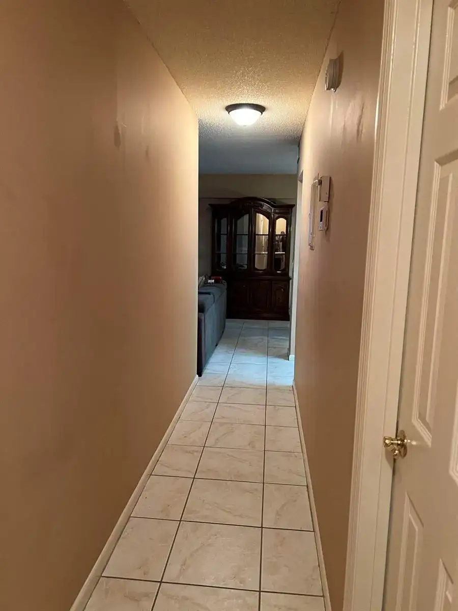 203 Suffolk, Boca Raton FL 33434 photo 5