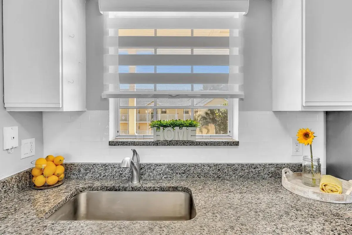 6284 La Costa Drive # K, Boca Raton FL 33433