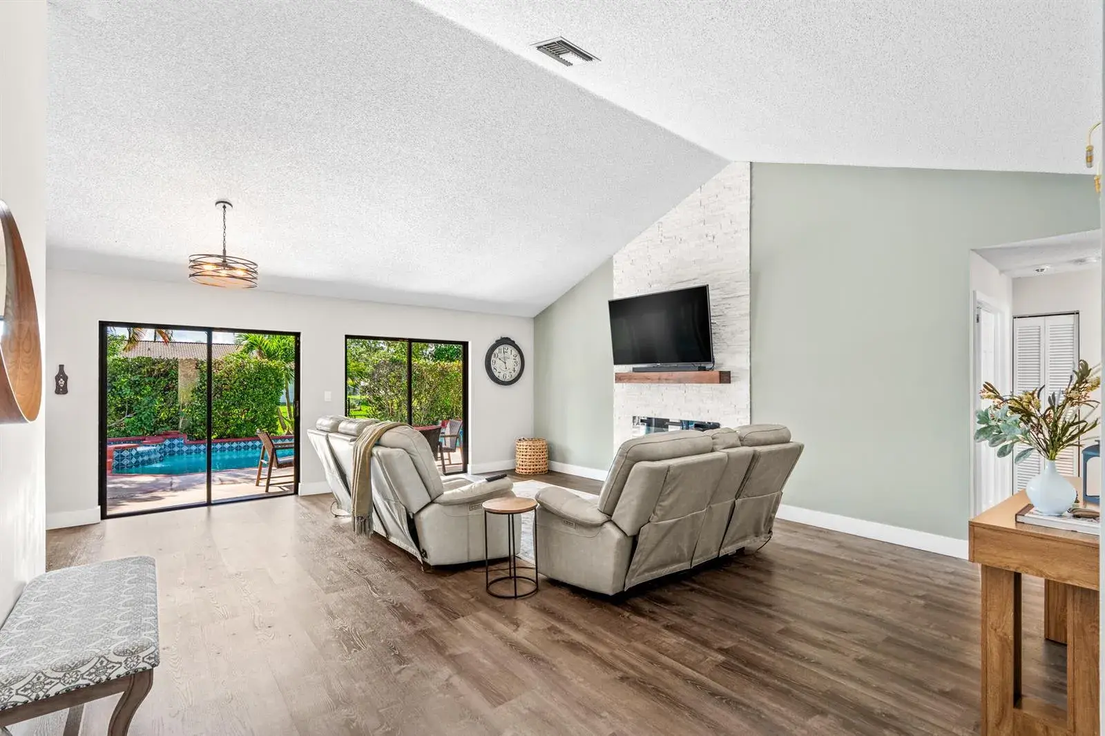 1912 NW 77th Avenue, Margate FL 33063