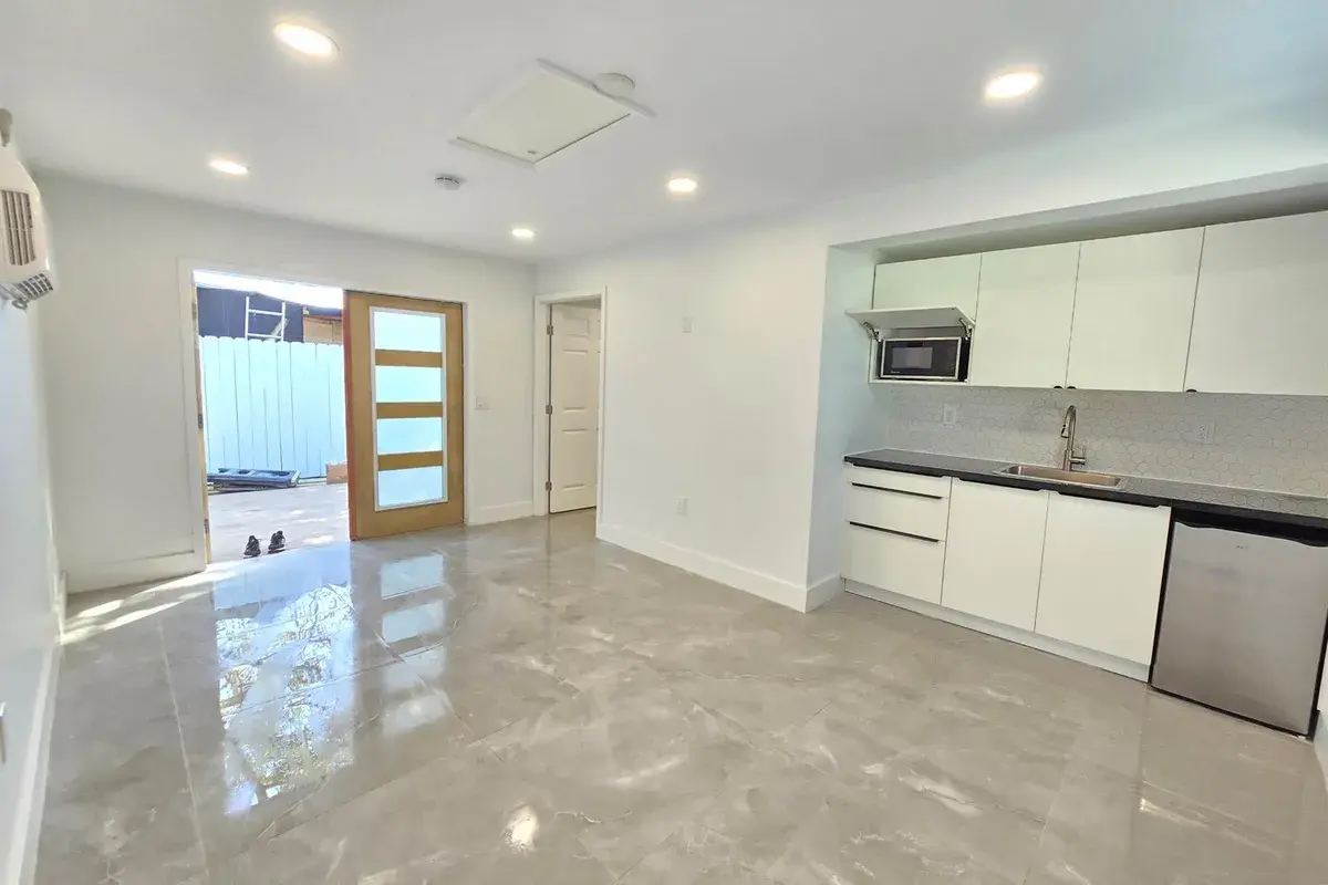 4648 SW 24th Avenue Unit 2, Dania Beach FL 33312