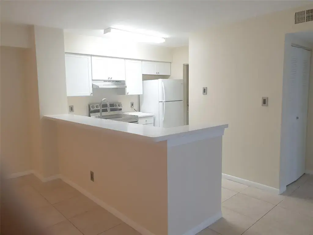 520 S Park Road # 12, Hollywood FL 33021