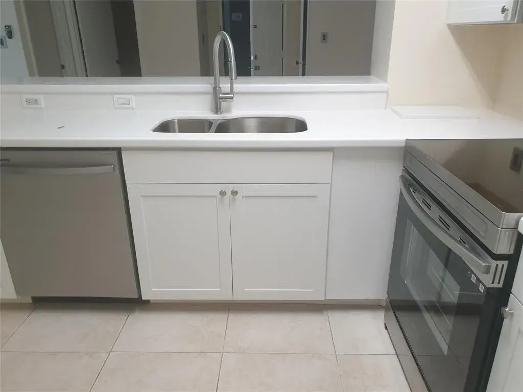 520 S Park Road # 12, Hollywood FL 33021