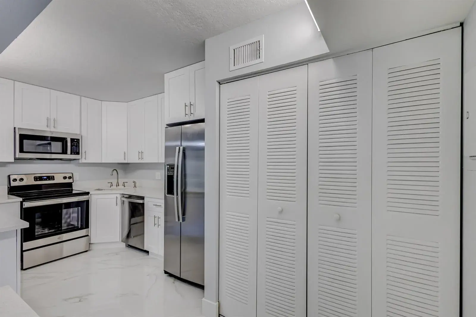 4821 Sable Pine Circle, West Palm Beach FL 33417