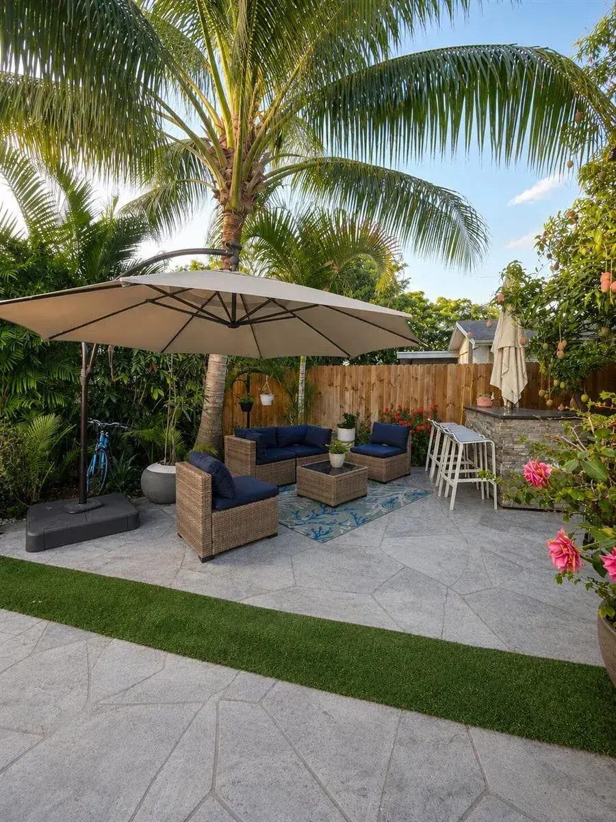 3873 NW 2nd Court, Deerfield Beach FL 33442