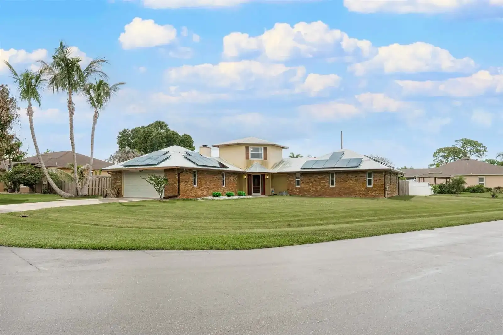 1091 SE Spinnaker Avenue, Port St. Lucie FL 34983