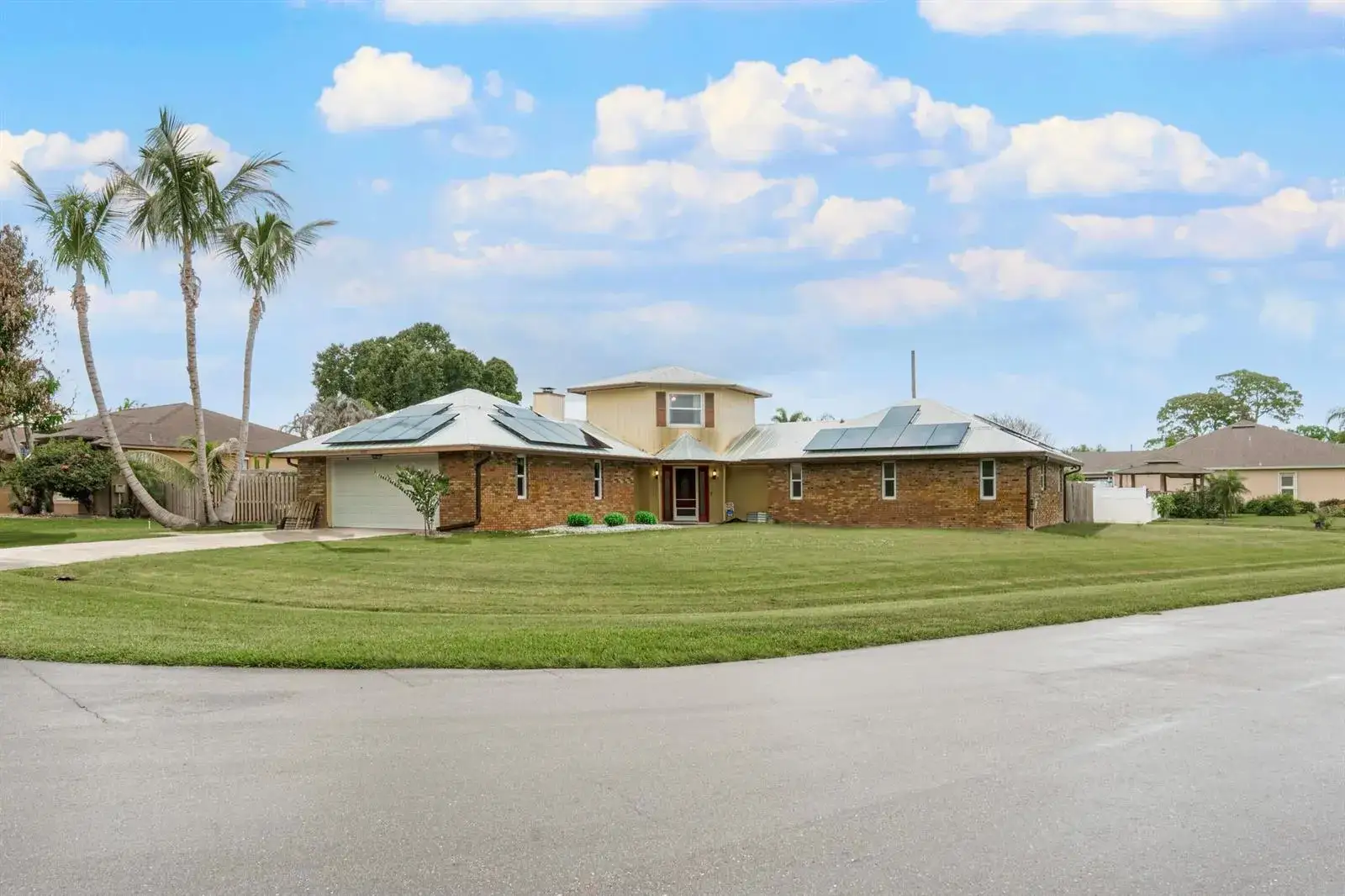 1091 SE Spinnaker Avenue, Port St. Lucie FL 34983