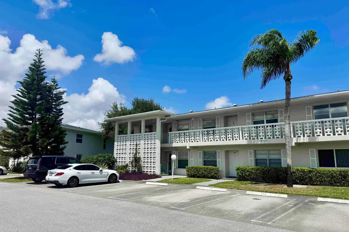 2811 SW 15th Street # 202, Delray Beach FL 33445