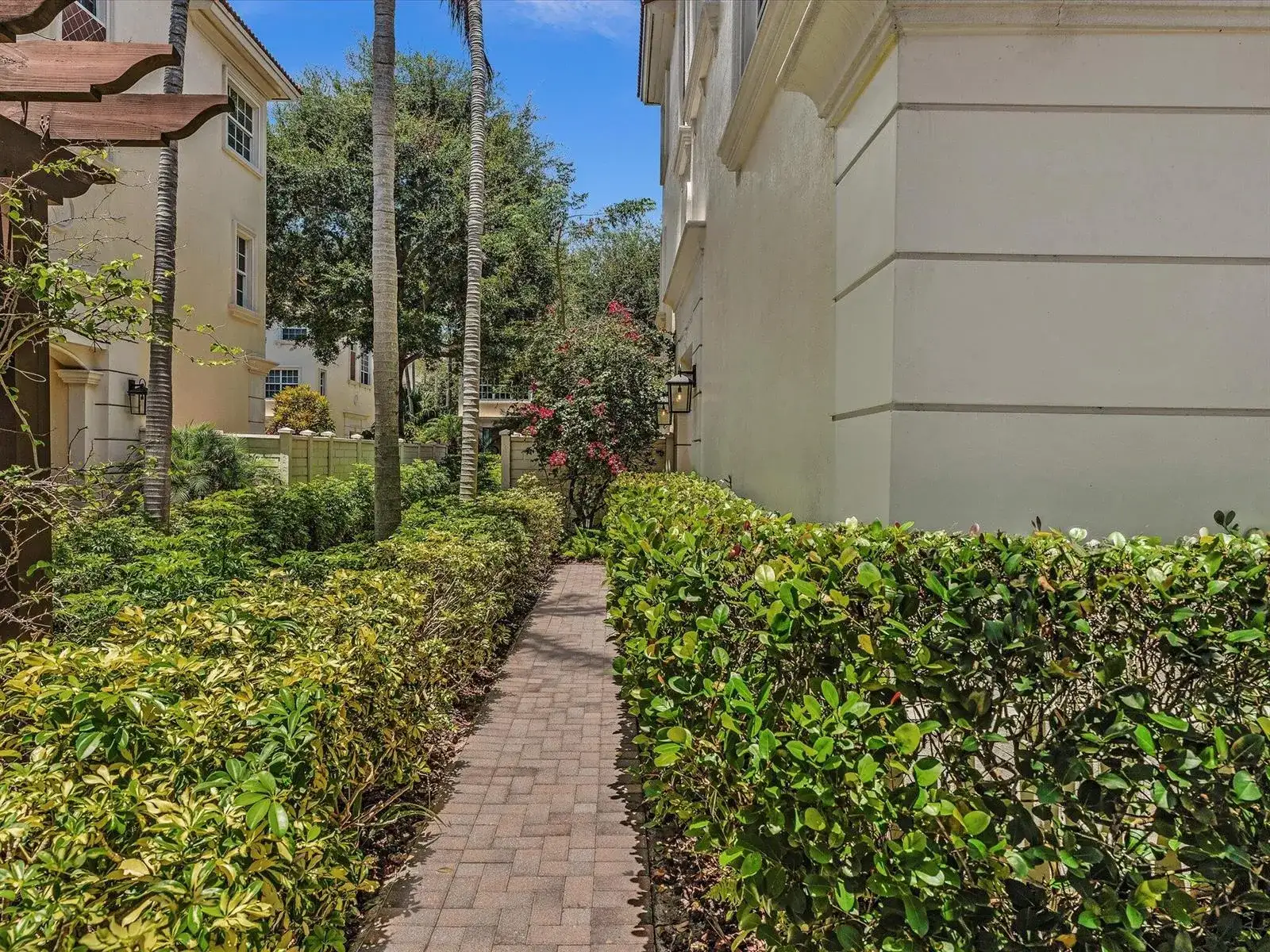 5575 NE Trieste Way, Boca Raton FL 33487 photo 2
