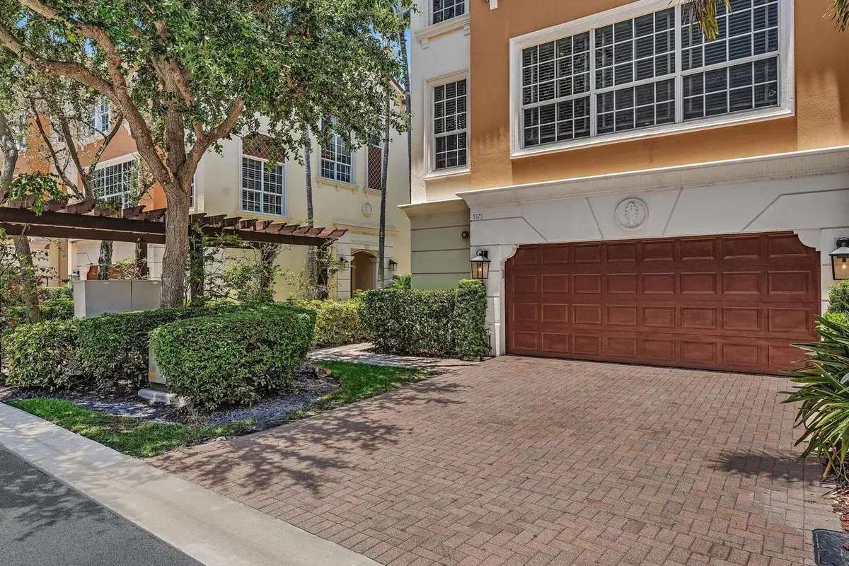 5575 NE Trieste Way, Boca Raton FL 33487