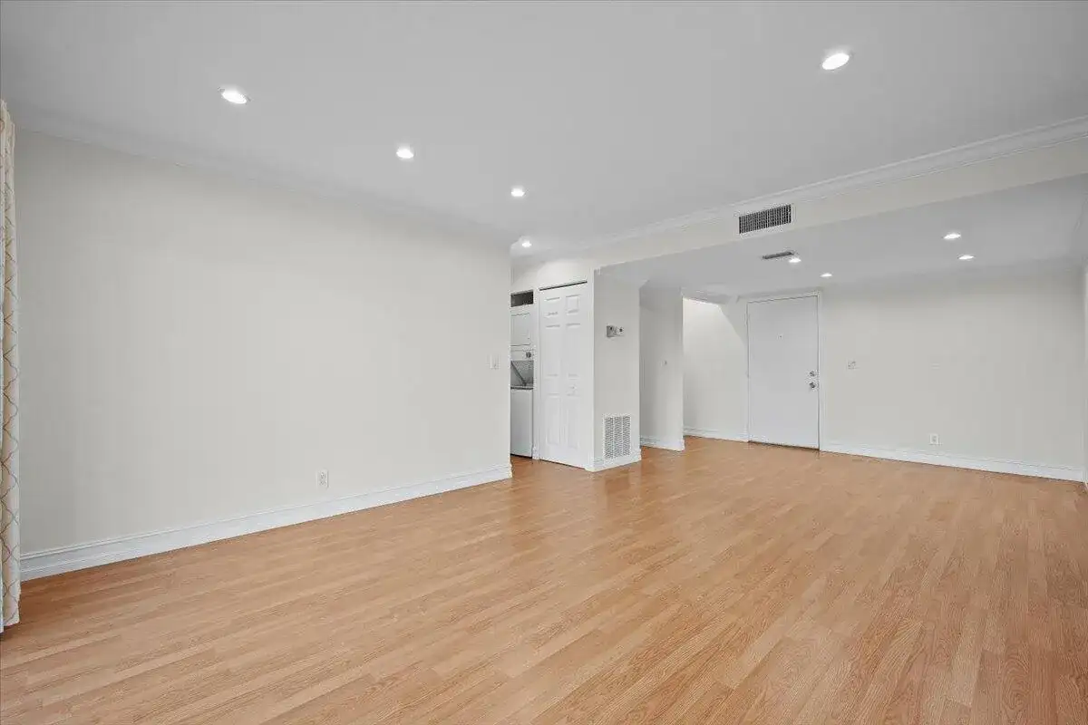 190 Lake Evelyn Drive # 190, West Palm Beach FL 33411 photo 3