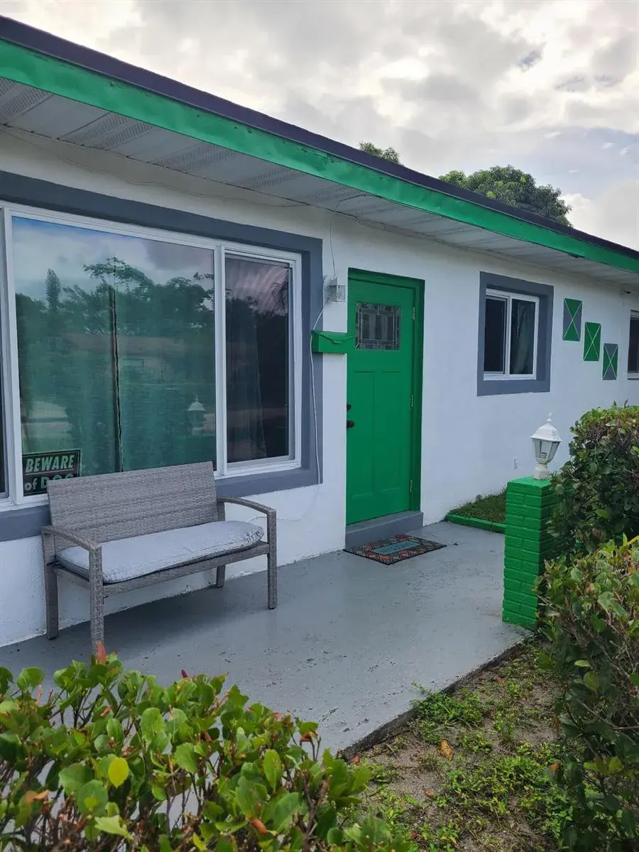 1650 NW 1st Way, Pompano Beach FL 33060