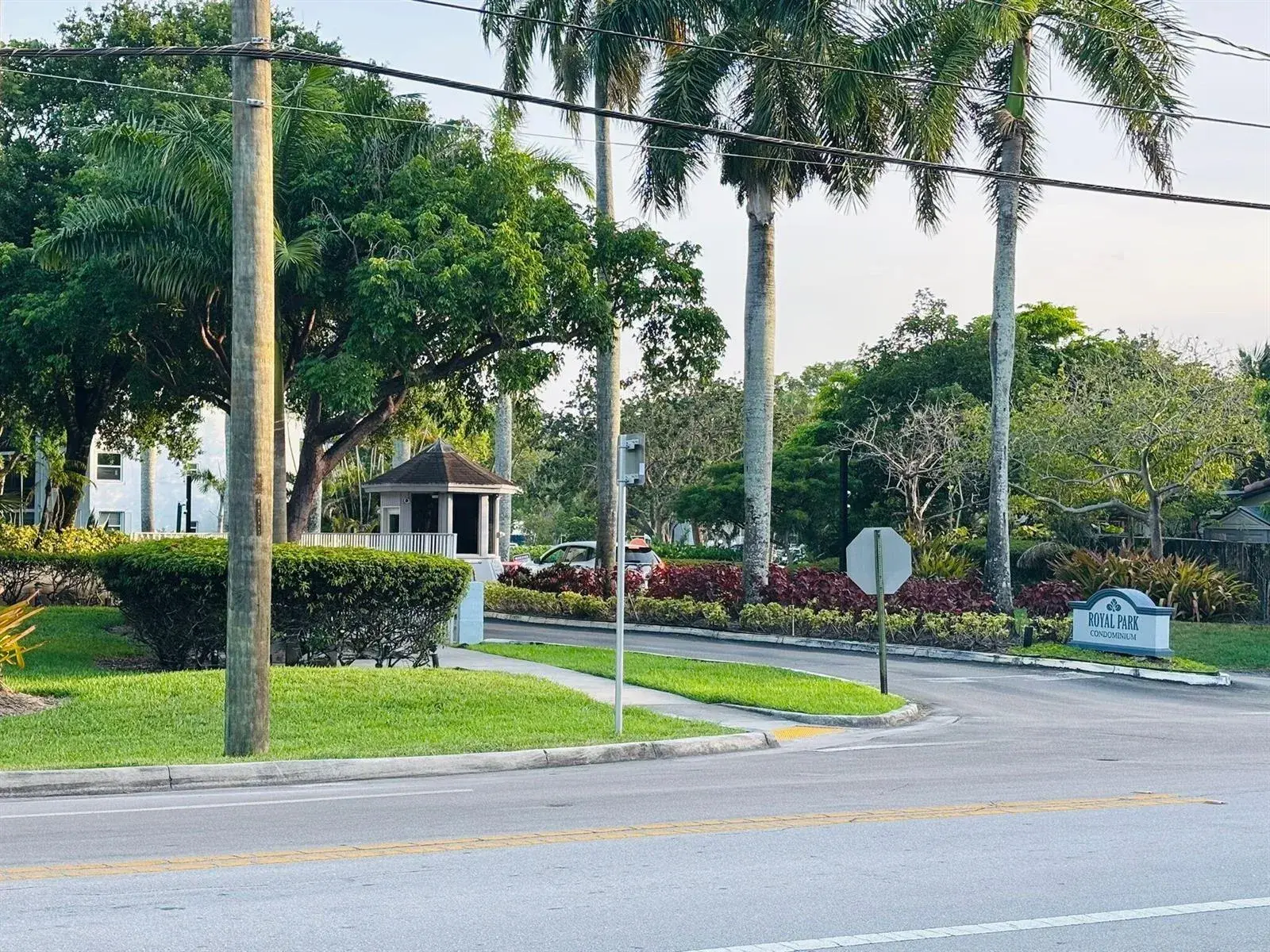 118 Royal Pk Drive # 1f, Oakland Park FL 33309