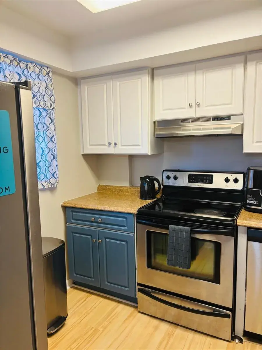118 Royal Pk Drive # 1f, Oakland Park FL 33309