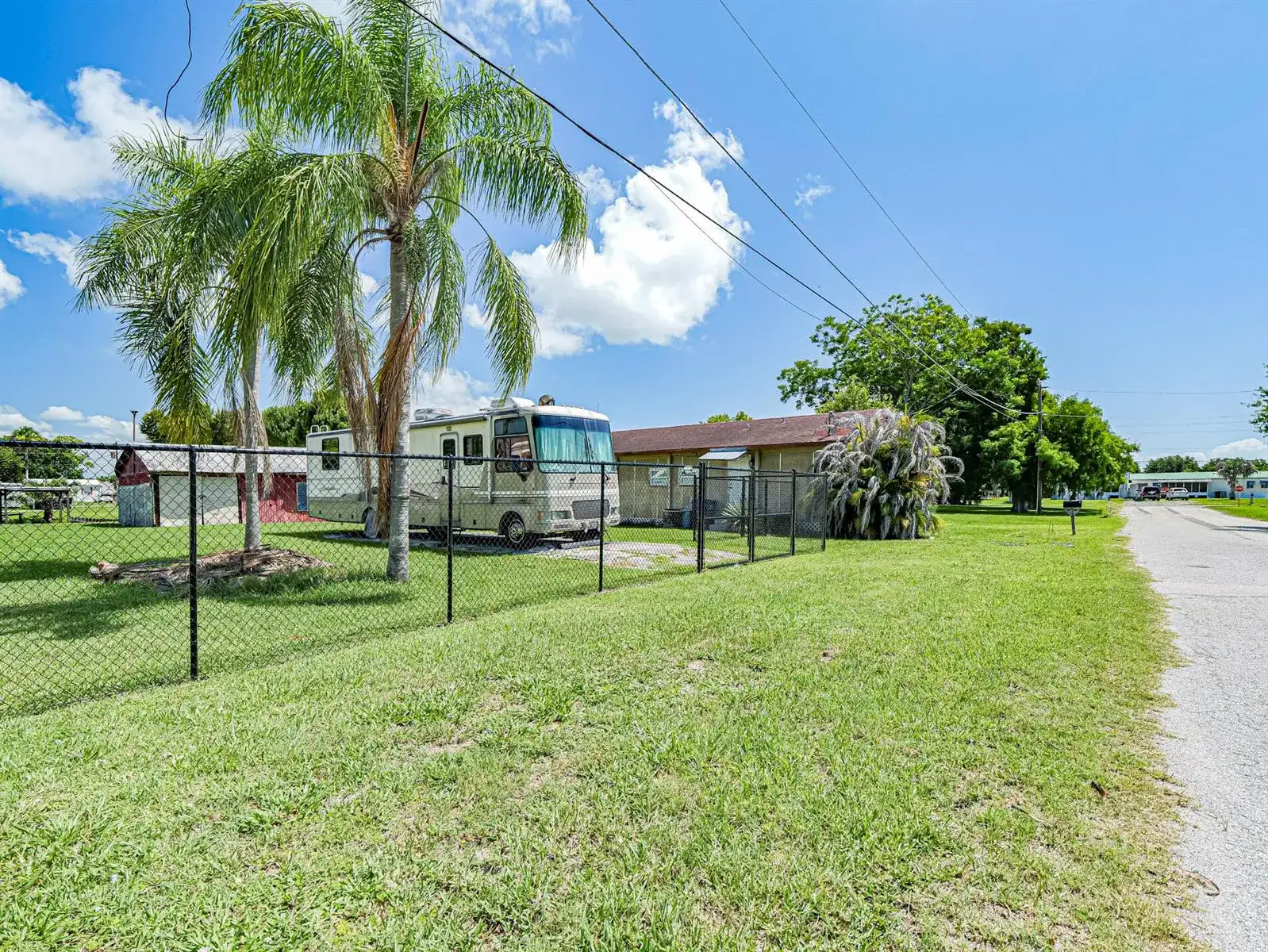 1040 Lissie Lane, Okeechobee FL 34974 photo 4