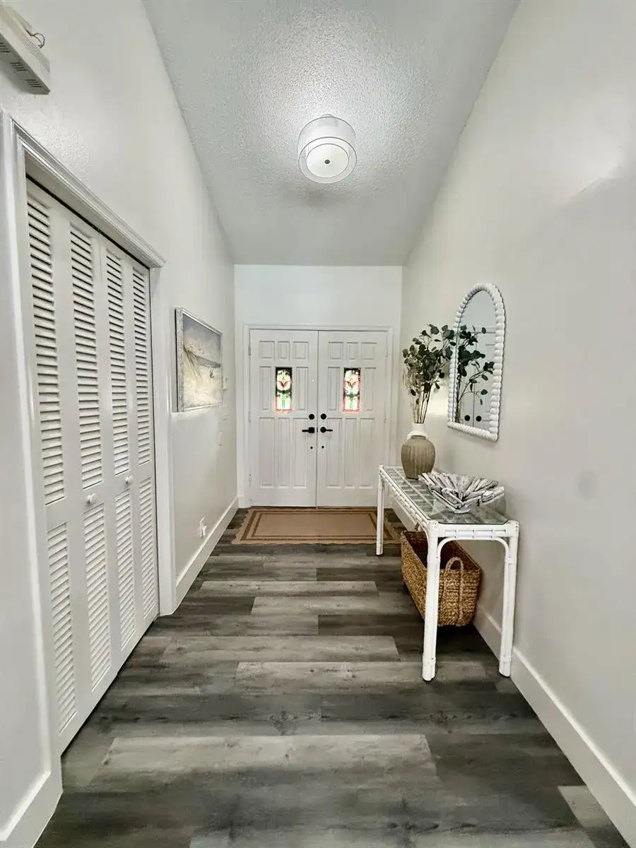 325 Knotty Wood Lane, Wellington FL 33414 photo 3