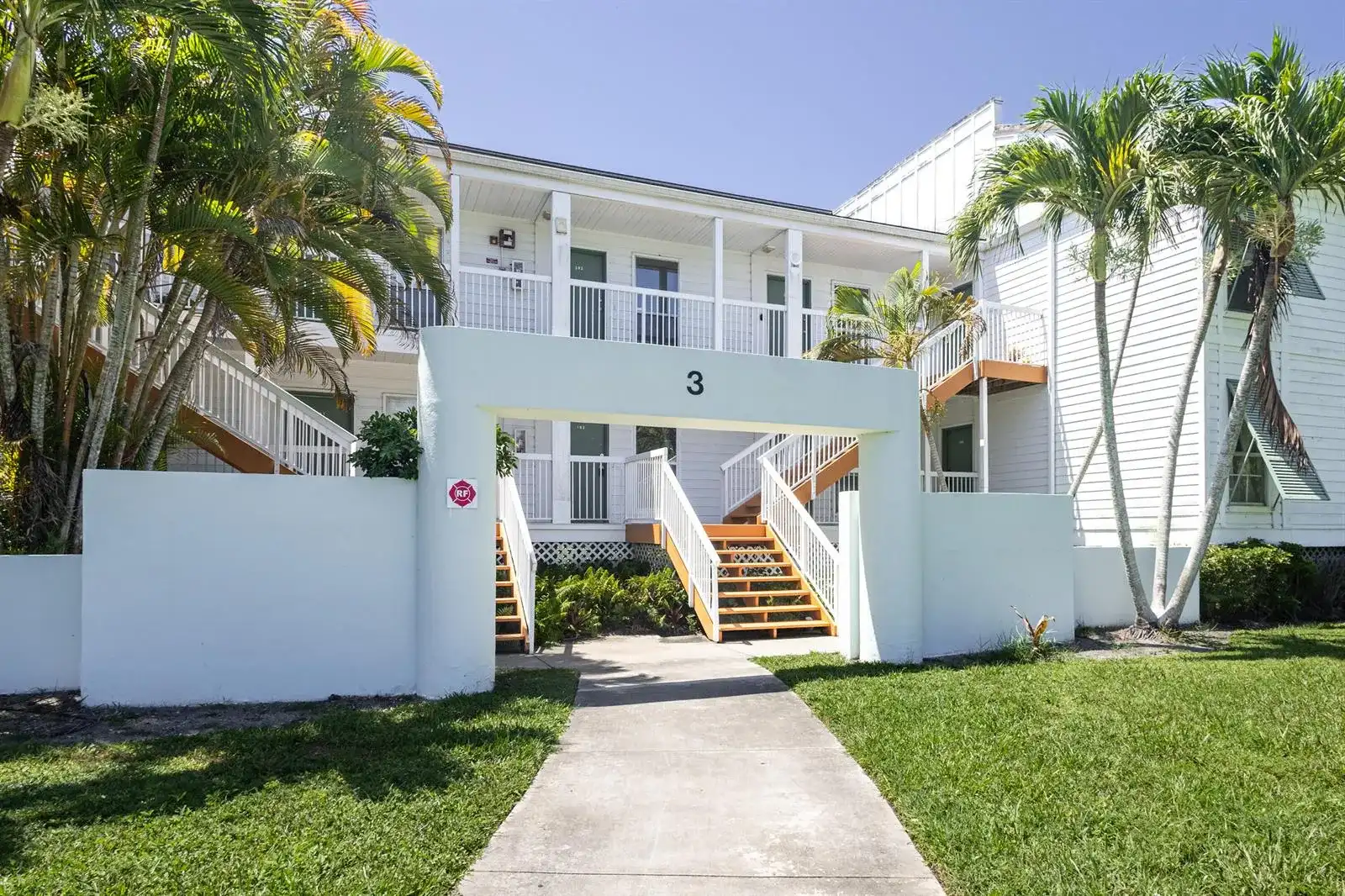 184 Cypress Point Drive # 184, Palm Beach Gardens FL 33418