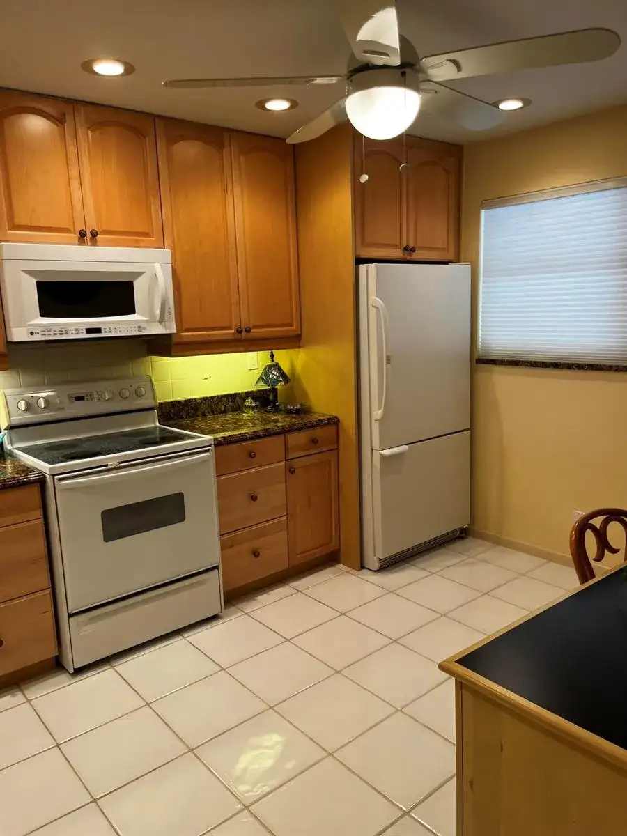 12870 Briarlake Drive # 205, Palm Beach Gardens FL 33418 photo 4