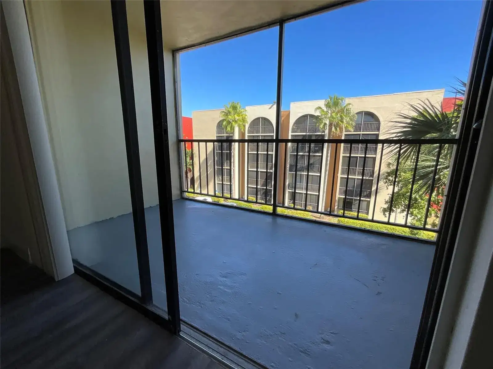 19455 NE 10 Avenue # 211, North Miami Beach FL 33179 photo 2